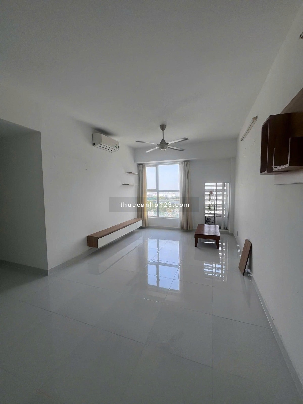 Chung cư Carillon2, 2PN Nội thất cơ bản, cho thuê 9,5tr/th có ban công. - Ảnh 1