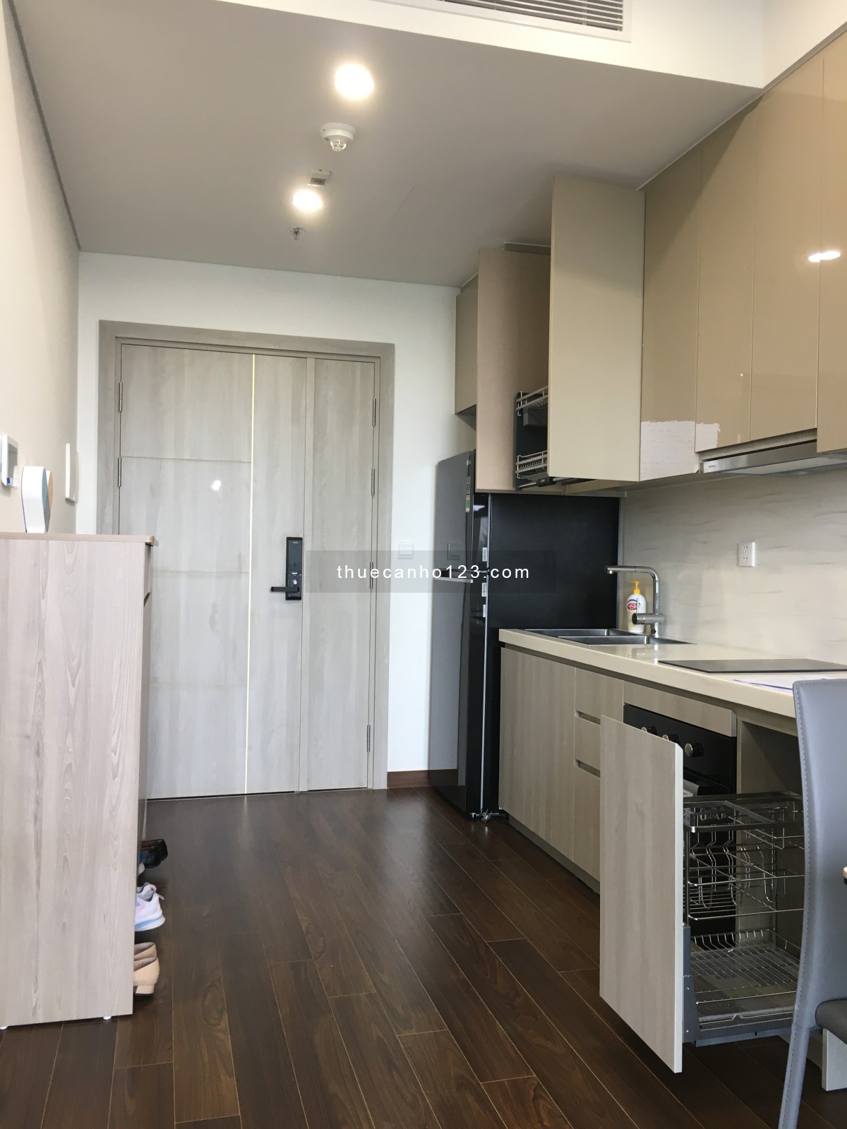 Chính chủ cần cho thuê căn 2pn 2vs full nội thất cao cấp toà A masteri west heights - Ảnh 4