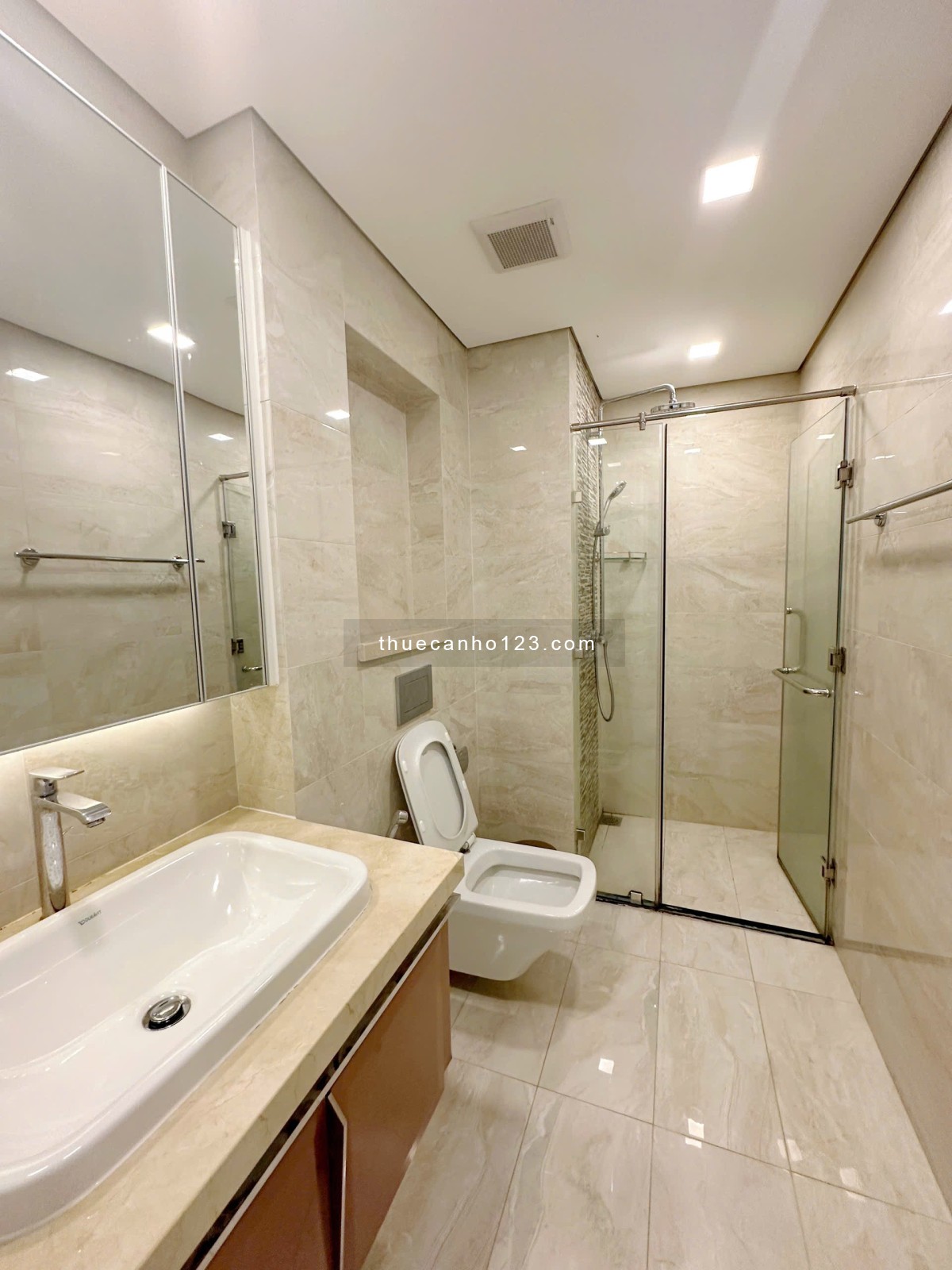 1PN View Đẹp Vinhomes Golden River – Chỉ Xách Vali Vào Ở - Ảnh 6