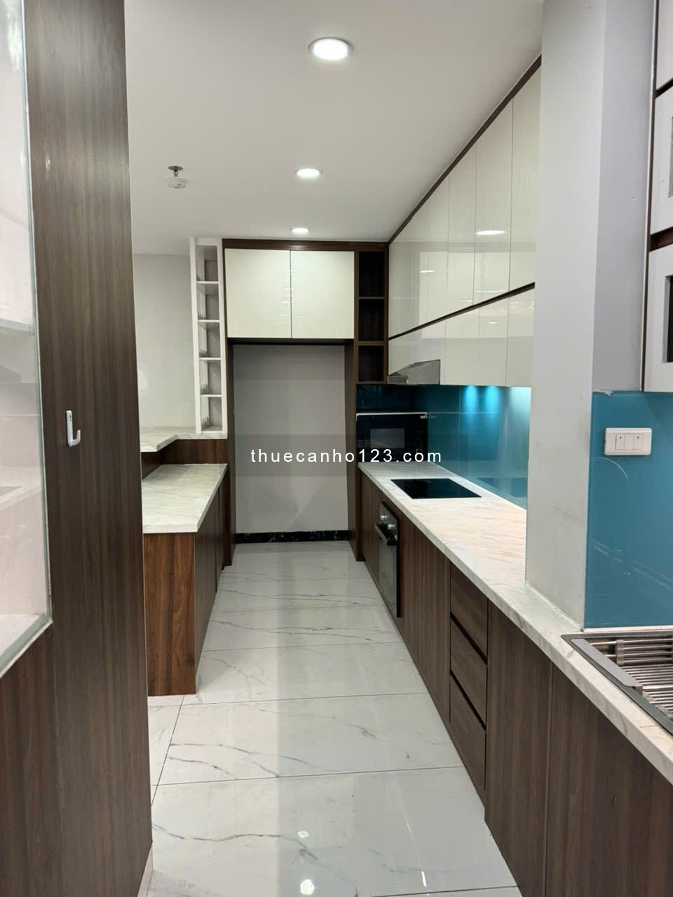 Thuê CHCC Petroland Số 65 Mai Chí Thọ Q2 ( 100m,2pn giá 15tr/th)(150m, 3pn full giá 19tr) - Ảnh 1