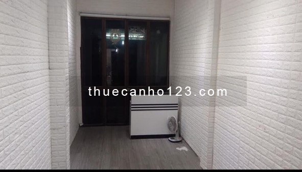 Cho thuê mặt phố Bạch Mai, Hai Bà Trưng, lối đi riêng không chung chủ - Ảnh 1