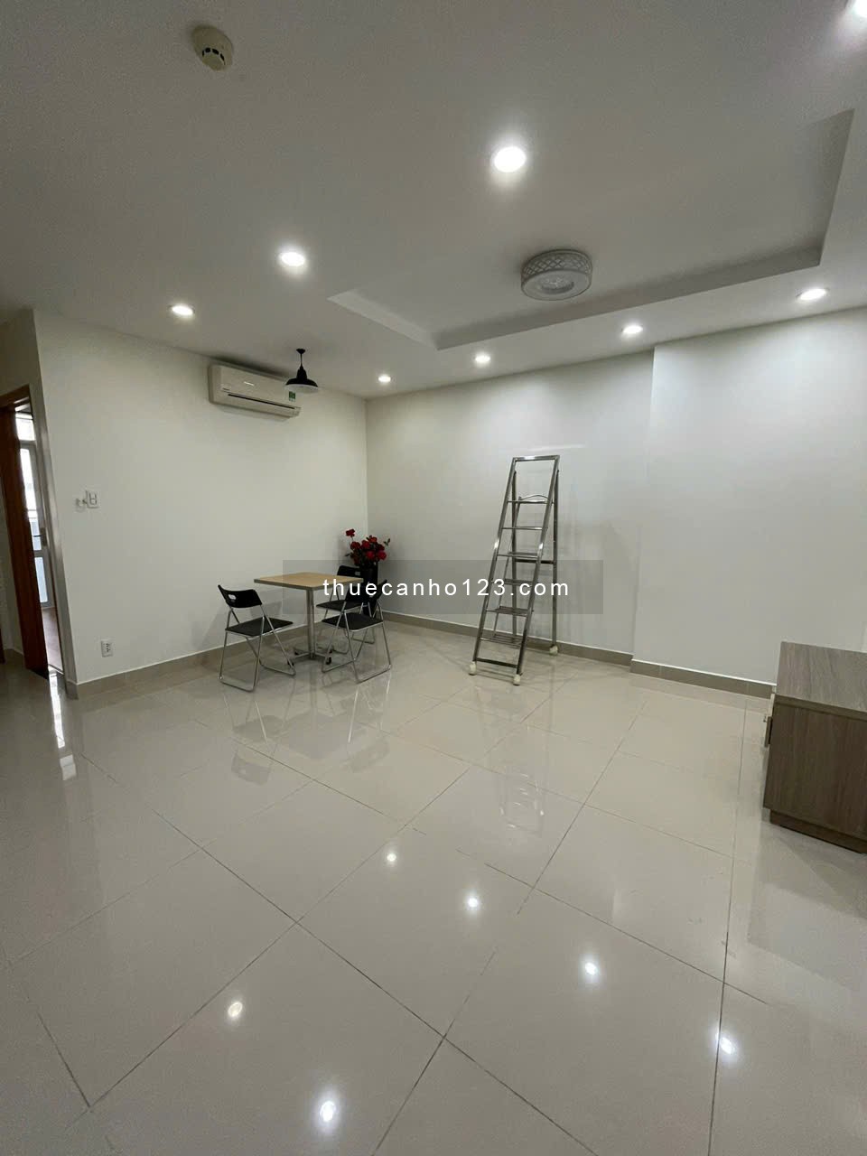 Cho thuê căn hộ Him Lam Riverside Quận 7, 78m, 2pn, nội thất cơ bản, giá 13.5 triệu, LH: 0917 492608 - Ảnh 1