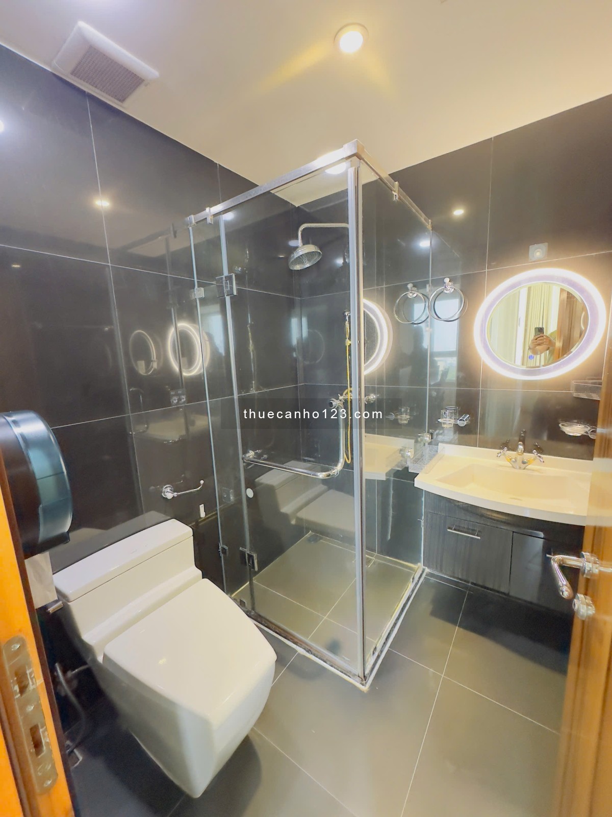 Cho thuê căn 3PN giá tốt Leman Luxury Quận 3 chỉ 35tr full nội thất xách vali vào ở, lh 0976940285 - Ảnh 9