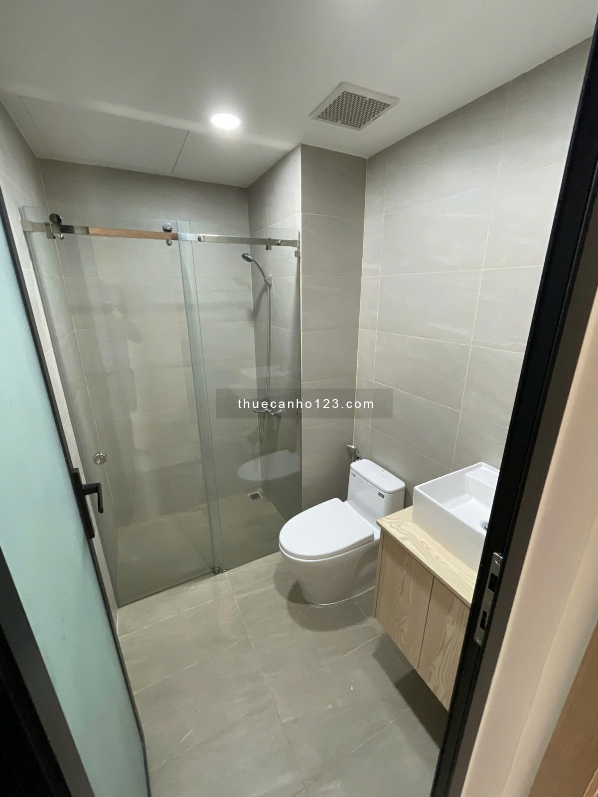 Chỉ 8,5tr cho căn 1p ngủ 55m2, có nội thất Carillon 3, Hoàng Hoa Thám - Ảnh 2