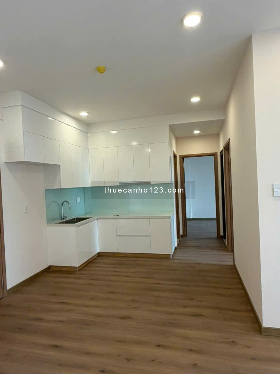 Cho thuê căn hộ 3PN, 108m2, trống nội thất tại chung cư Sacomreal 584 giá 10,5 triệu/tháng - Ảnh 1