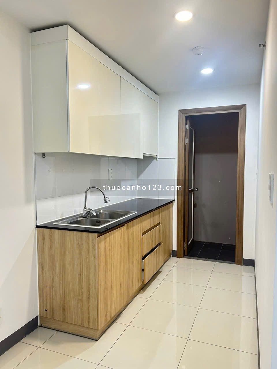 Cho thuê chung cư Miếu Nổi, Vũ Huy Tấn - 66m2, 2PN giá thuê 9tr5/tháng - Ảnh 1
