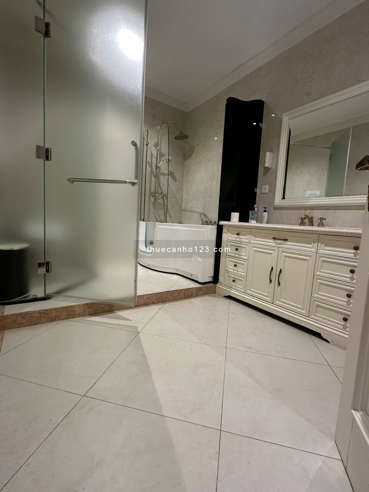 Cho thuê căn hộ Penthouse The Manor, khách vừa ở vừa làm văn phòng đều được giá 46 triệu/tháng - Ảnh 8