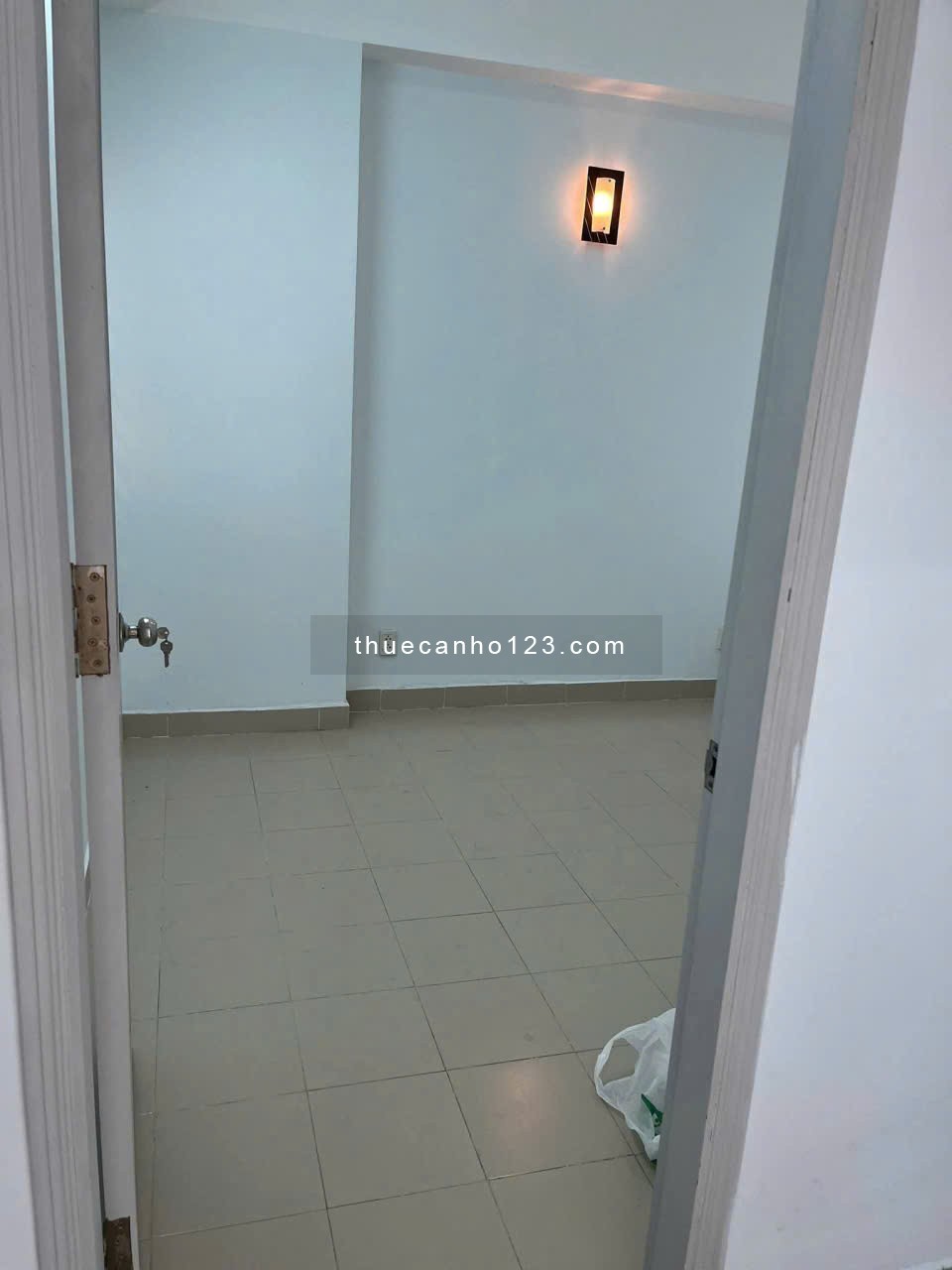 Chung cư Vũ Huy Tấn cho thuê căn hộ 66m2, 2PN giá 9,5 triệu/tháng - Ảnh 2