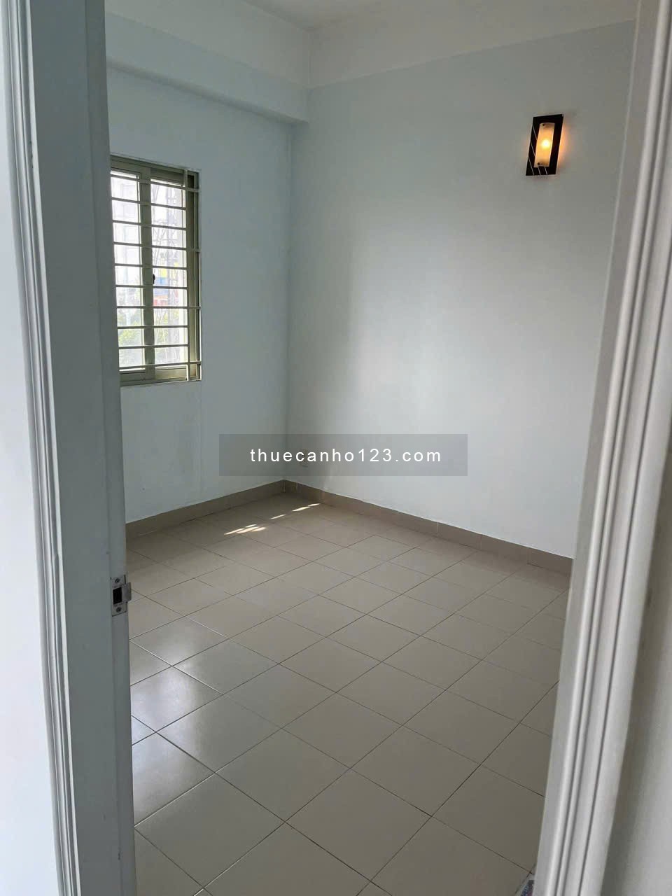 Chung cư Vũ Huy Tấn cho thuê căn hộ 66m2, 2PN giá 9,5 triệu/tháng - Ảnh 4