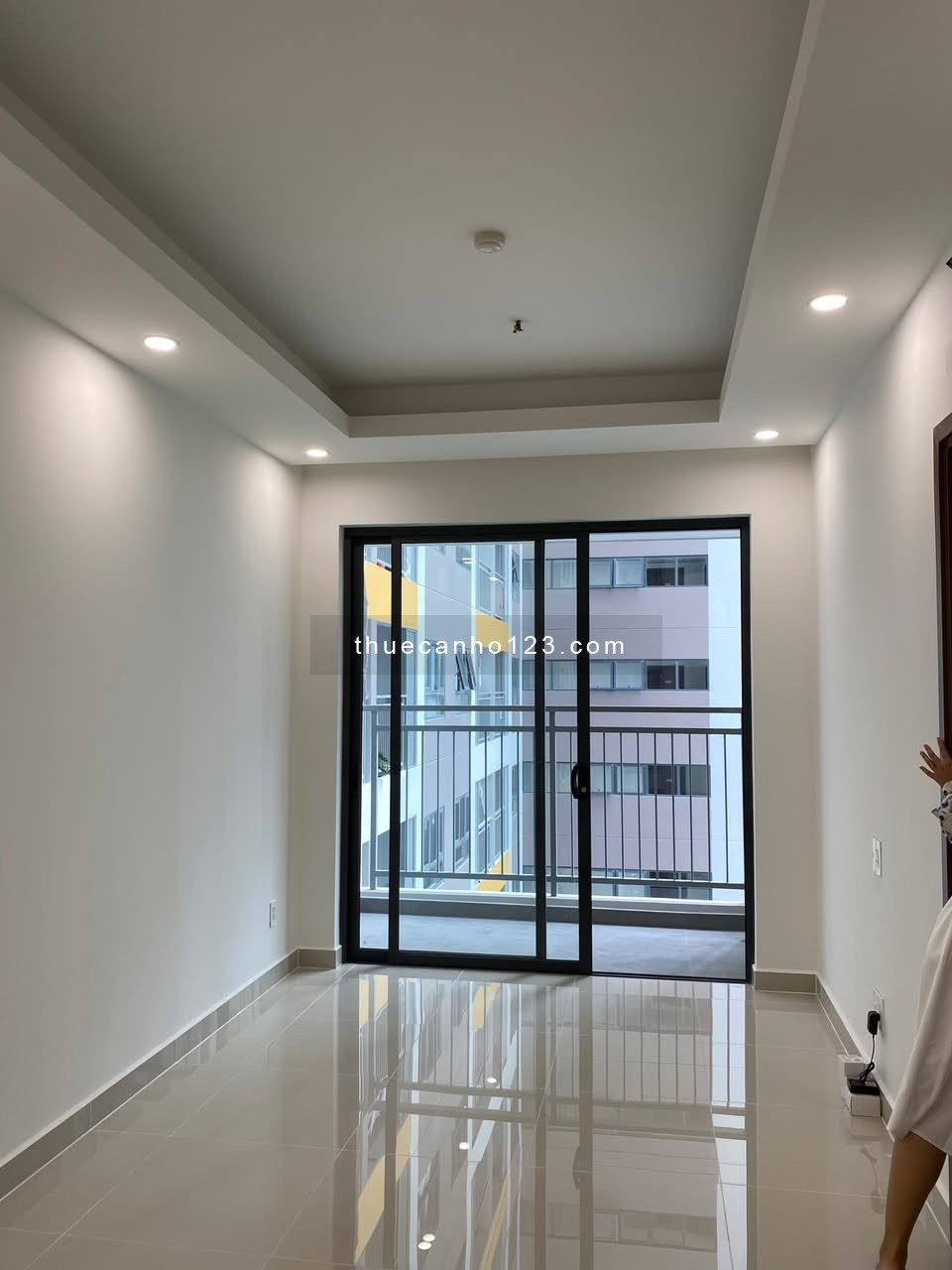 CHO THUÊ CĂN HỘ Q7 RIVERSIDE 2PN NHÀ CƠ BẢN CHỈ 10TR/TH - Ảnh 2