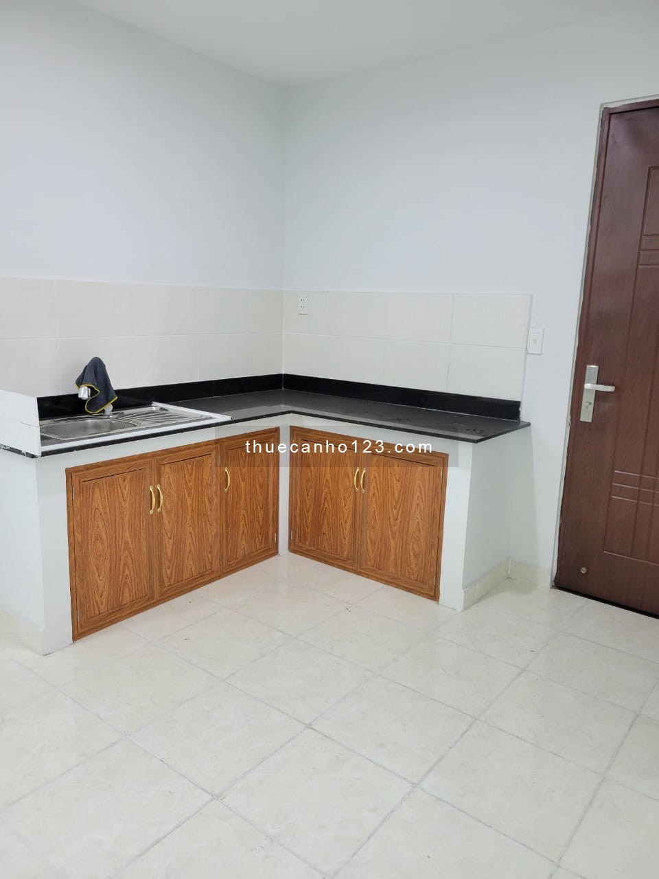 Cần cho thuê gấp căn hộ Ngô Gia Tự đường Hòa Hảo Q10, Dt 75m2, 2 phòng ngủ, nhà trống, nhà rộng - Ảnh 5