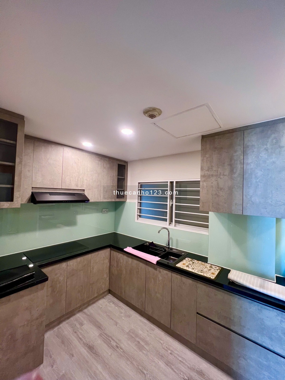Cần cho thuê căn hộ Tản Đà Court DT 100m2, 3PN, nội thất đủ, giá 20 triệu/tháng - Ảnh 2