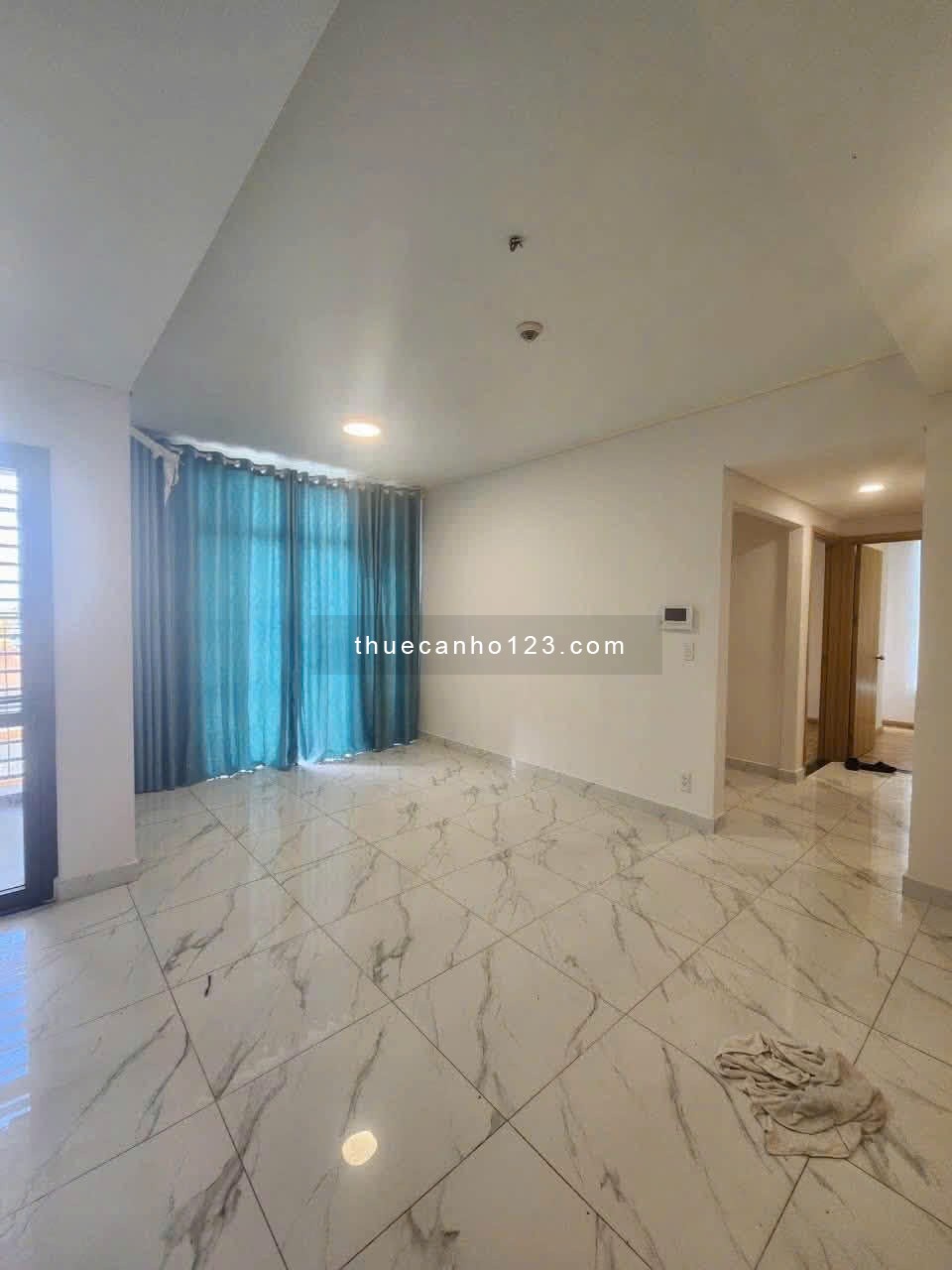Cho thuê Sacomreal-584 căn hộ 3PN2WC, trống NT, DT 103m2 có ban công, giá 11 triệu - Ảnh 1