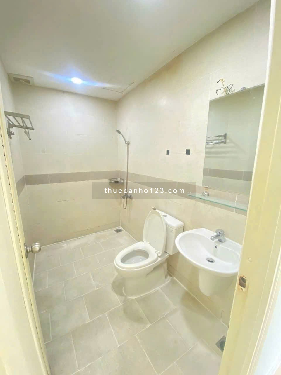 Chung cư Bảy Hiền cho thuê 3p ngủ, không nội thất giá 10,5tr/tháng - Ảnh 1