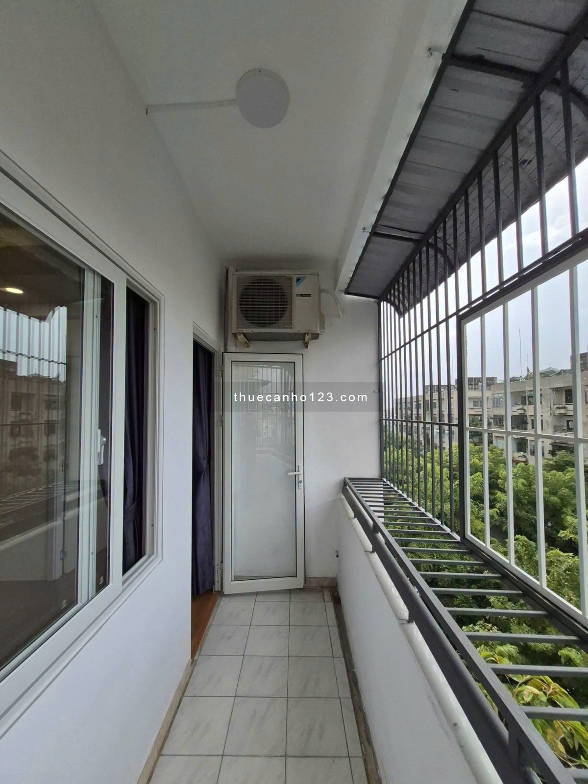Chung Cư Phan Xích Long-2PN/ 70m2, NT cơ bản, giá 10 tr/th - Ảnh 2