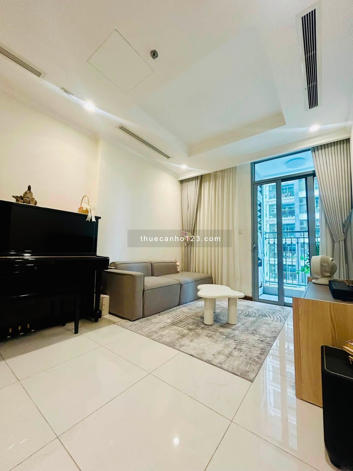 CHO THUÊ CĂN HỘ VINHOMES CENTRAL PARK - 1 PHÒNG NGỦ FULL NỘI THẤT CAO CẤP - Ảnh 3