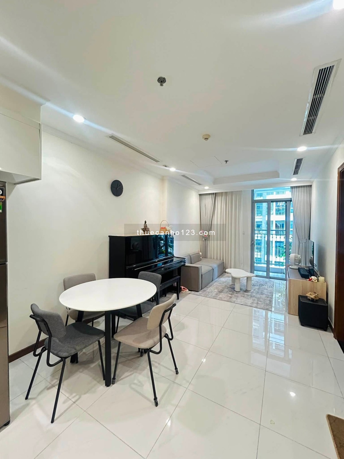 CHO THUÊ CĂN HỘ VINHOMES CENTRAL PARK - 1 PHÒNG NGỦ FULL NỘI THẤT CAO CẤP - Ảnh 4