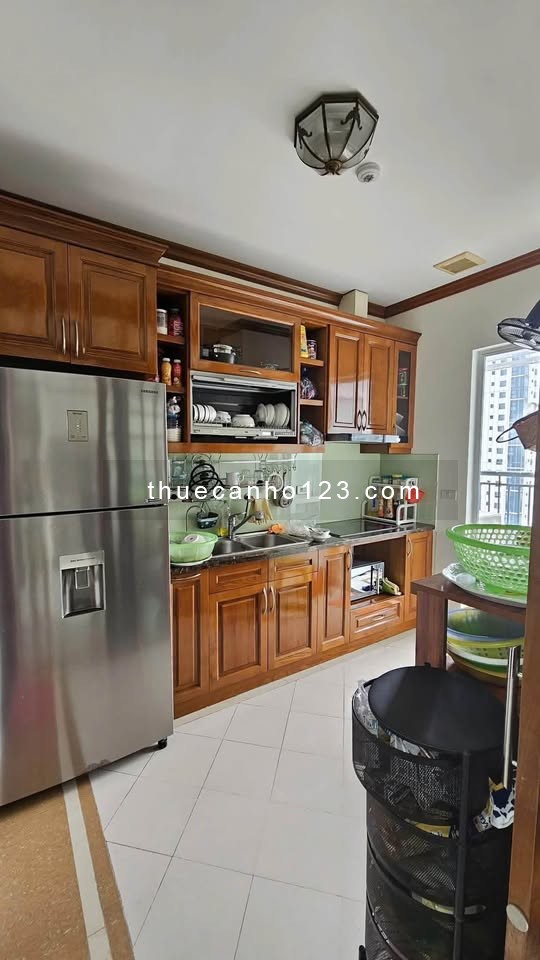 Cho thuê chung cư Thuận Việt căn góc 3PN 117m2, có ban công, giá 14,5 triệu/tháng - Ảnh 1