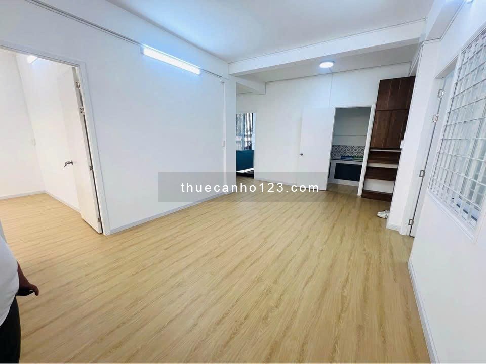 Chung cư 590 Cách Mạng Tháng 8, Quận 3 có 2PN, nhà trống giá 10 Tr/th - Ảnh 1