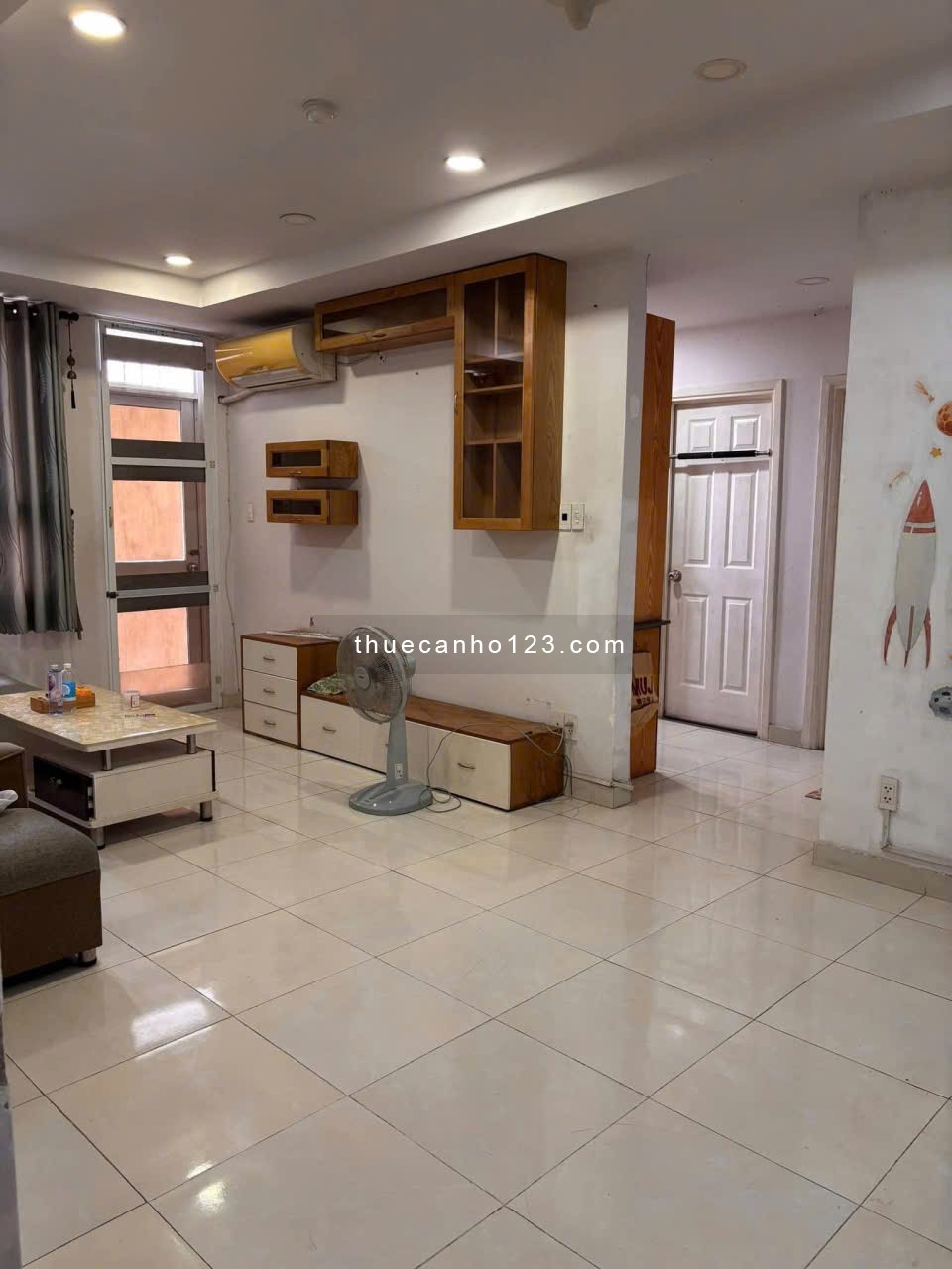 căn hộ 90m2, 2p ngủ,không Nội thất chung cư 590- CMT8, 11tr/tháng - Ảnh 2