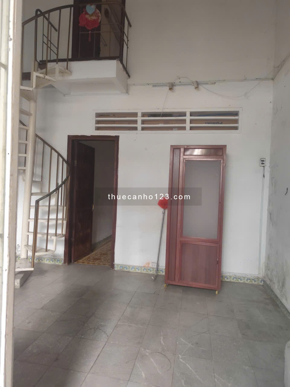 Cho thuê nhà 3 phòng ngủ – Ngõ hẻm gần Phan Đăng Lưu & Phan Xích Long - Ảnh 2