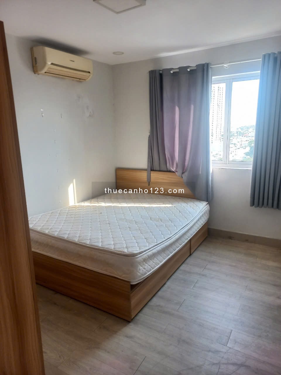 Căn 3p ngủ-97m2- nội thất,giá 15tr/th -C/c Hoa sen- 262 Lạc Long Quân - Ảnh 3