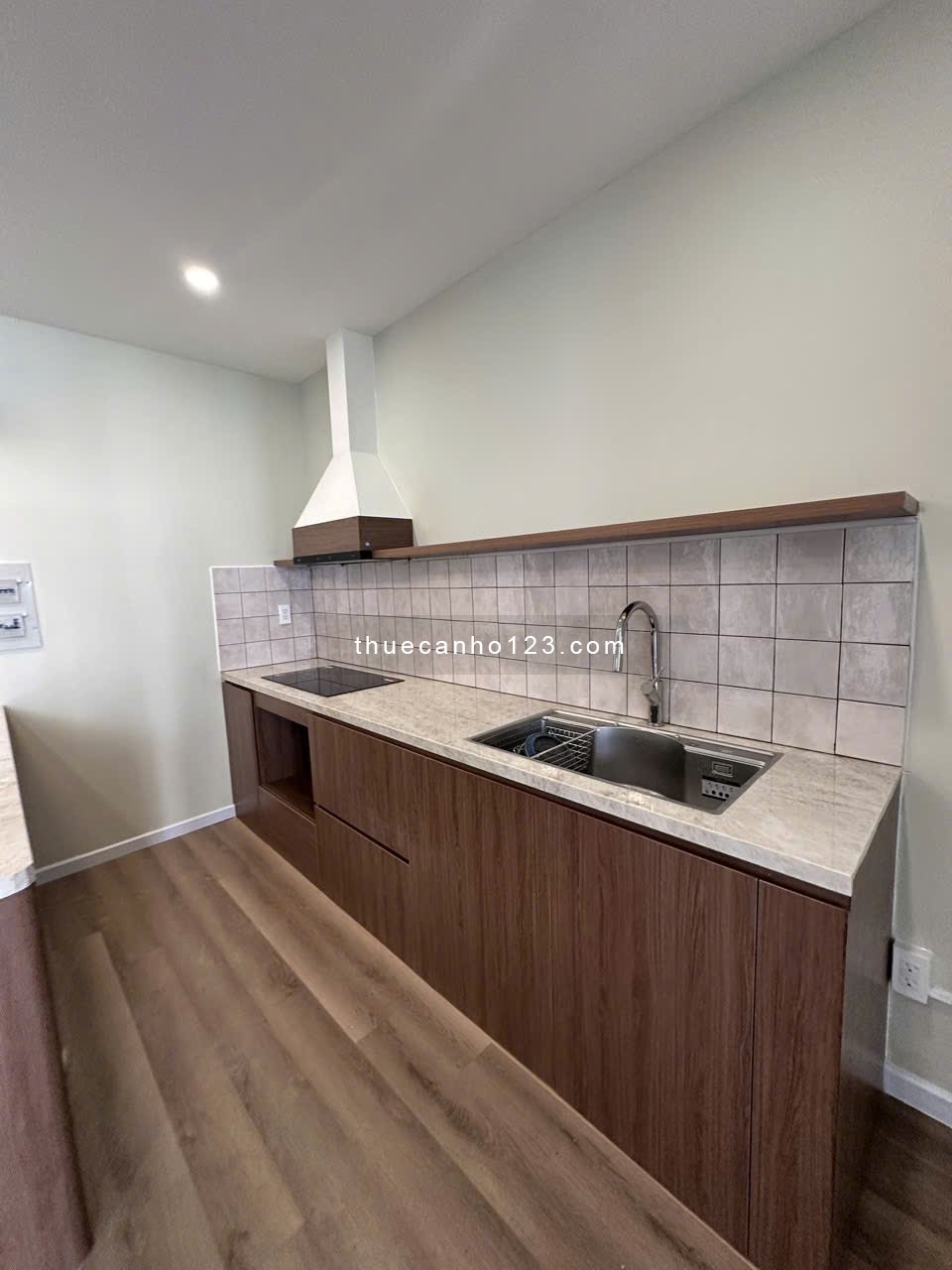 Cho thuê CH Petroland Q.2( 2pn, 105m² , giá tốt 15 tr/th)Phí quản lý thấp, ban công lớn siêu thoáng - Ảnh 4