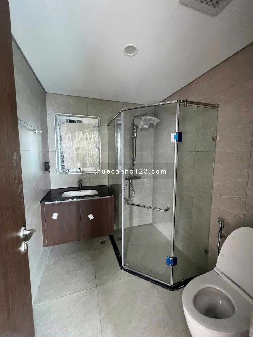 Cho thuê Duplex Central Plaza- 200m2 - 3PN, 1 trệt 1 lầu giá 19,5 tr/th - Ảnh 3