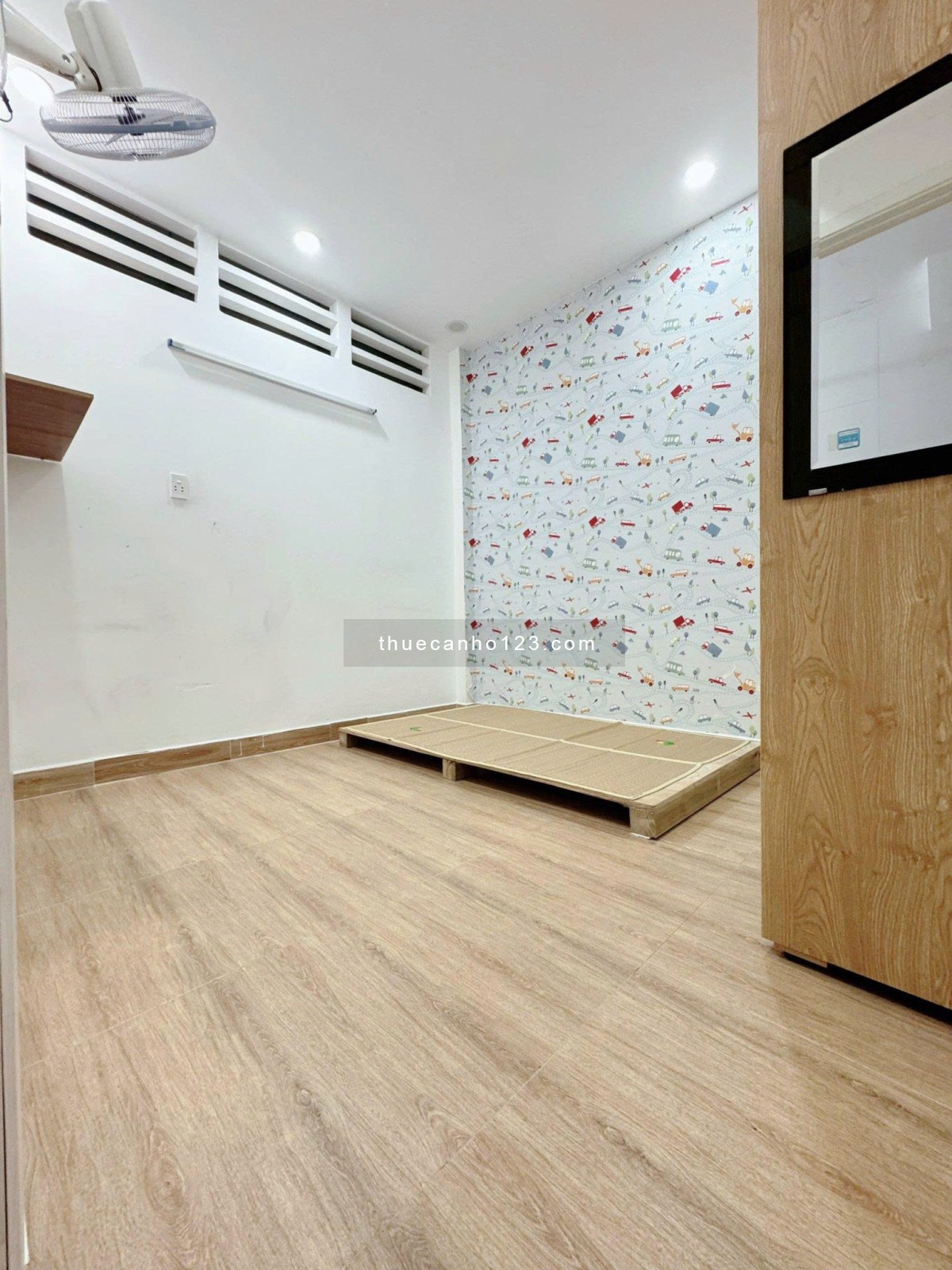 Chung cư Nhiêu Tứ - Hoa Sứ căn 2p ngủ,có nội thất 10tr/tháng - Ảnh 1