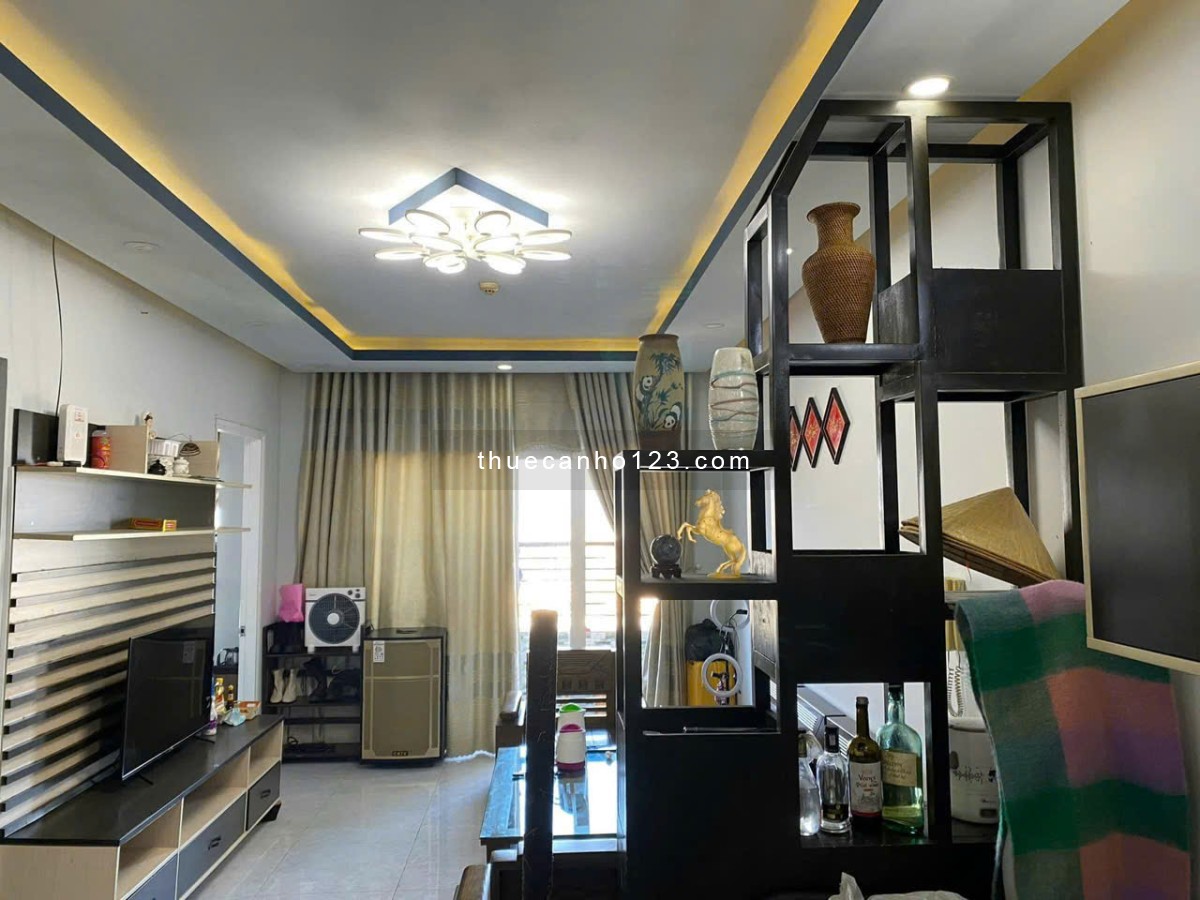 Cho thuê chung cư Nguyễn Ngọc Phương DT 75m2, 2PN 2WC, có ban công, đủ NT, giá 12 triệu/tháng - Ảnh 1