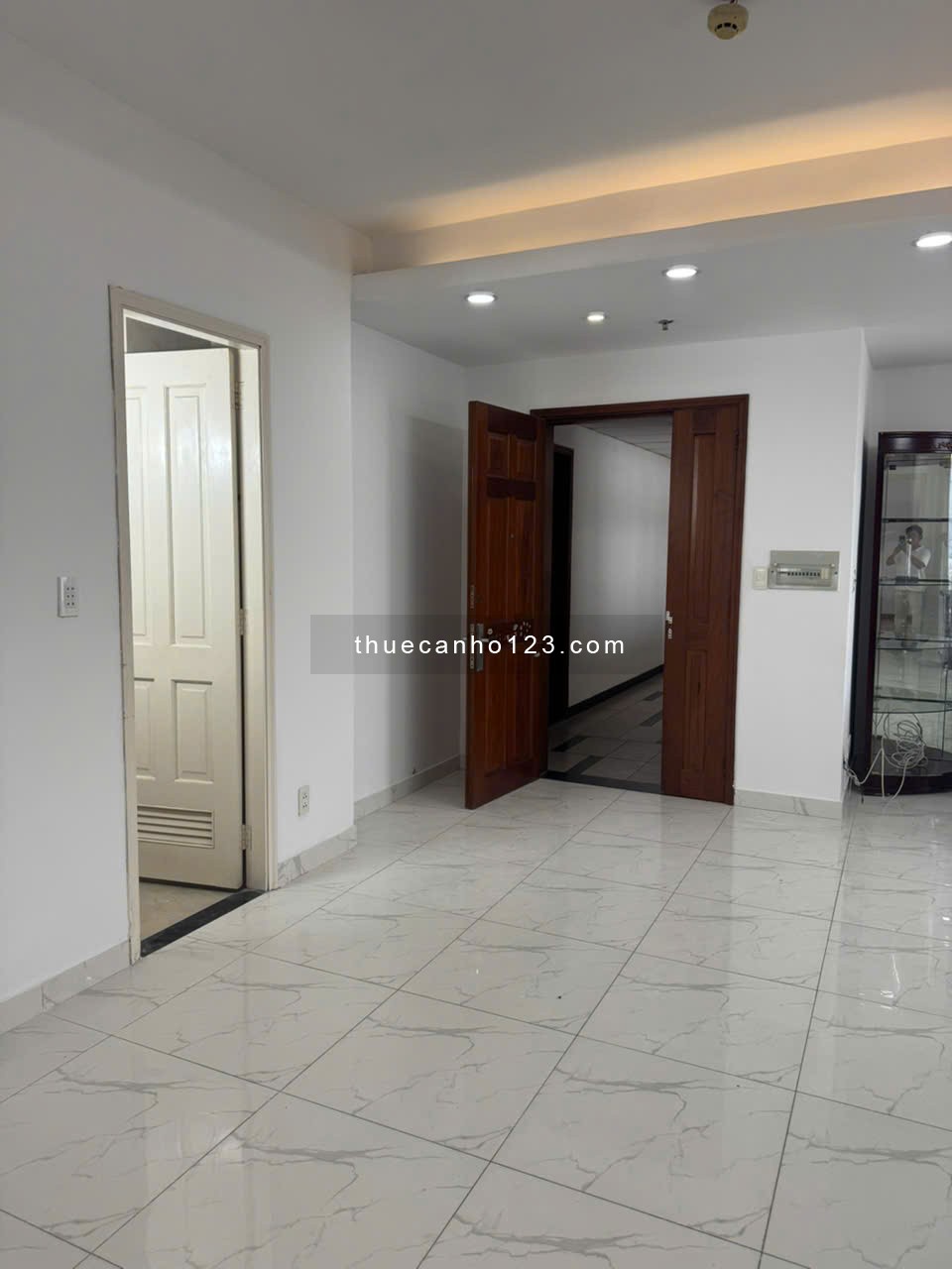 Cho thuê căn hộ Central Plaza 2 Phòng ngủ, NTCB Giá 14.5Tr/ tháng - Ảnh 3