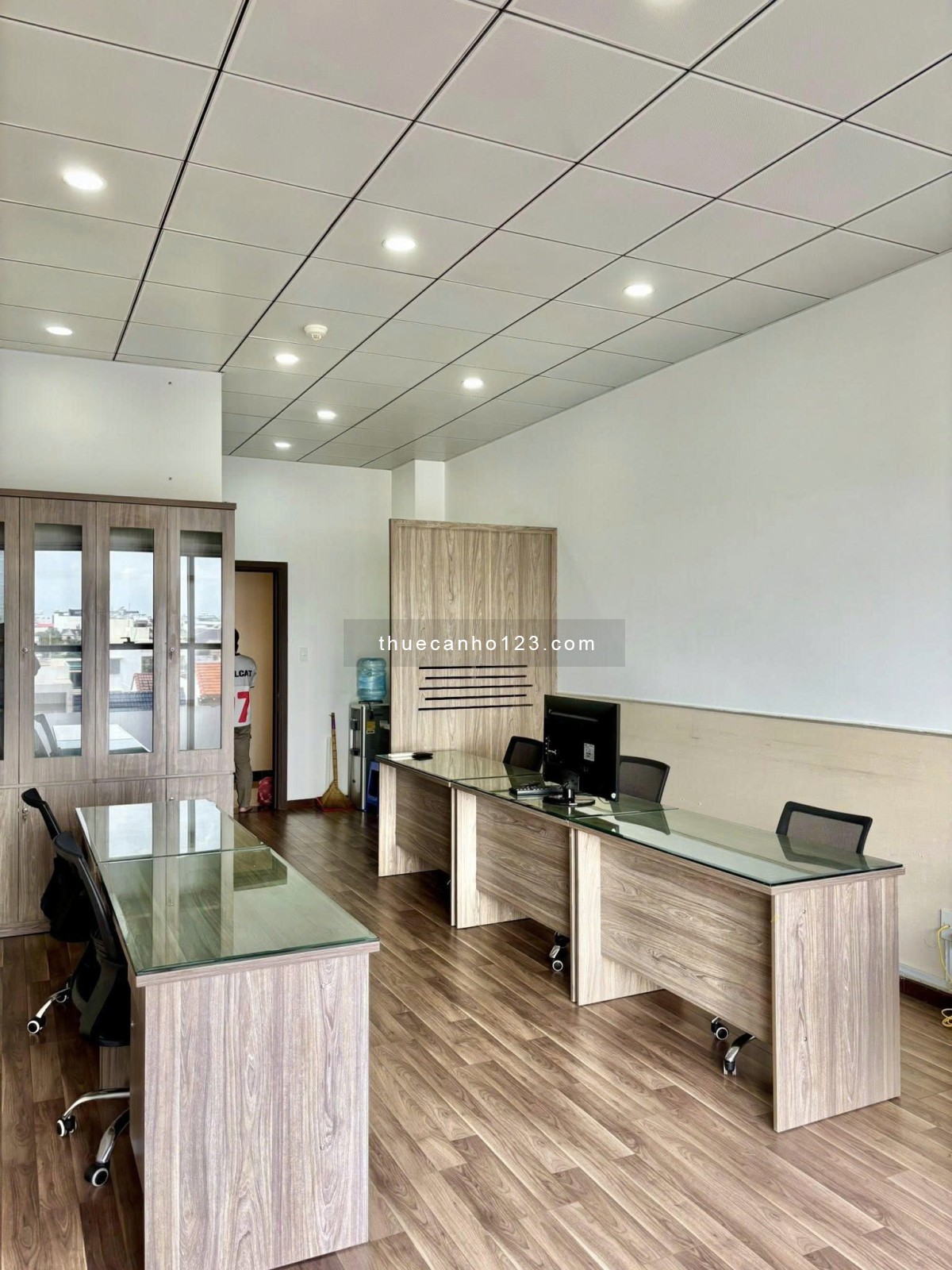 TRỐNG SẴN – VĂN PHÒNG FULL NỘI THẤT THE SUN AVENUE CHỈ 12TR/THÁNG - Ảnh 4