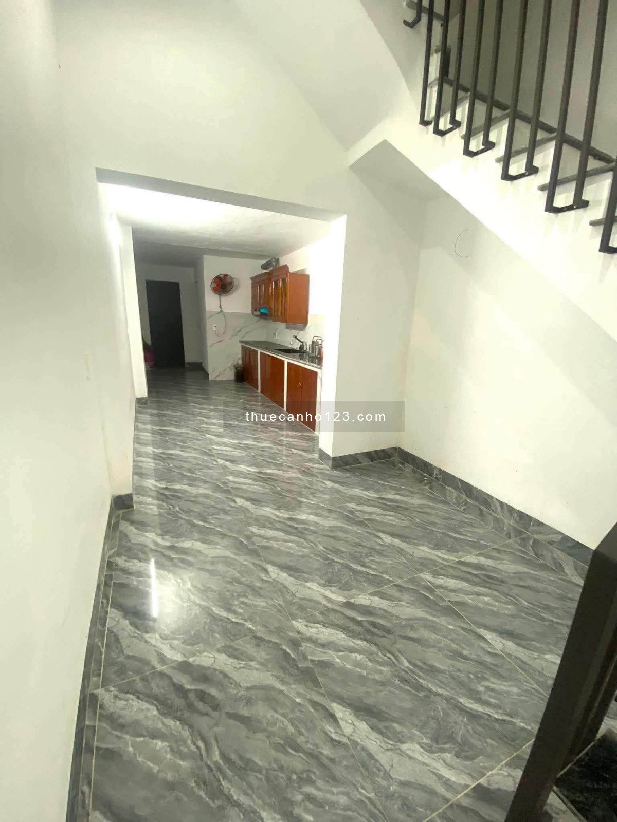 Cho thuê nhà đất 4 tầng 4 phòng ngủ 102m2 - Ảnh 2