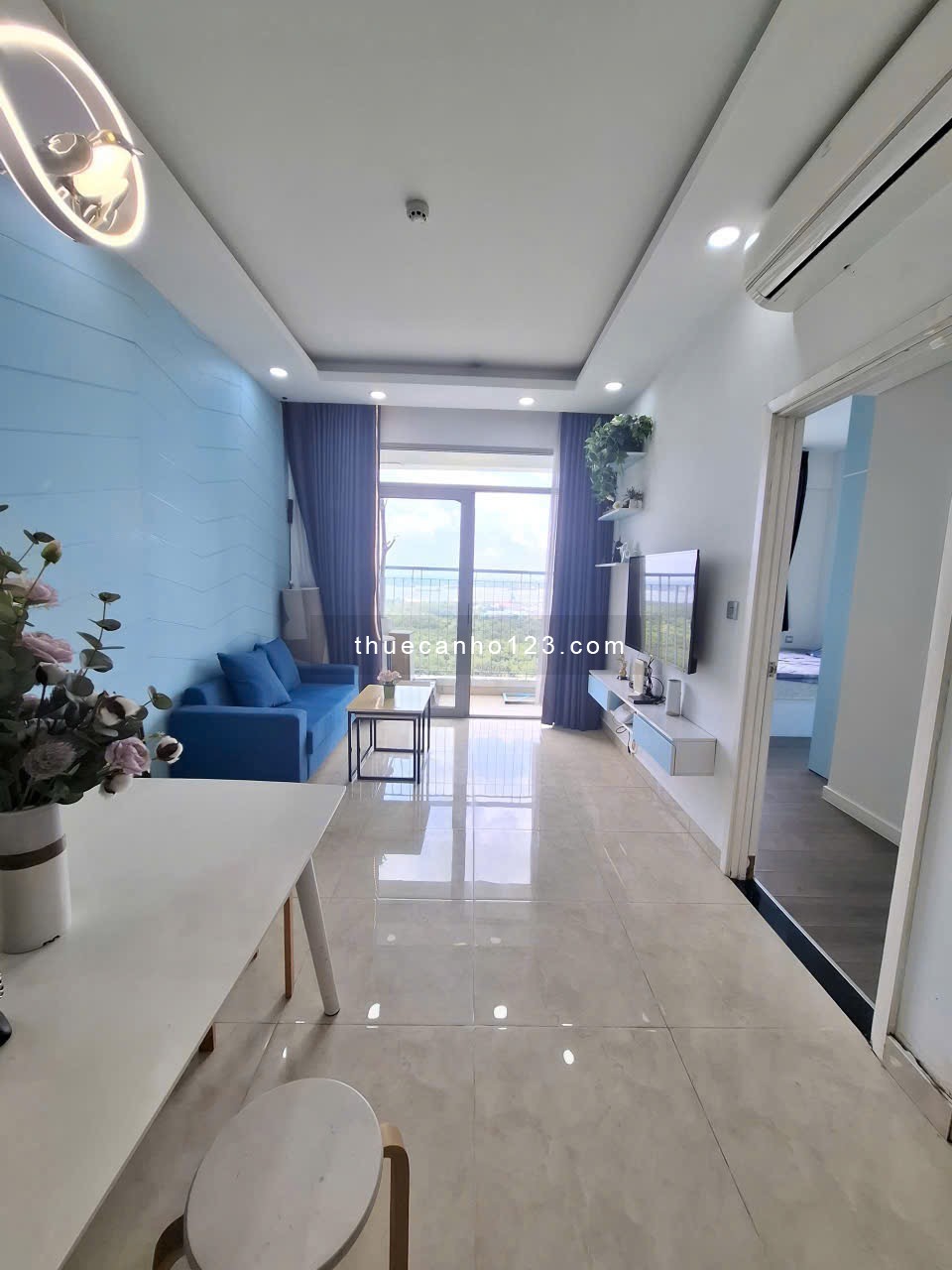 Cho thuê căn hộ LuxGarden Quận 7 DT 62m2, ngay cầu Phú Mỹ giá rẻ chỉ 10 triệu/tháng - Ảnh 1