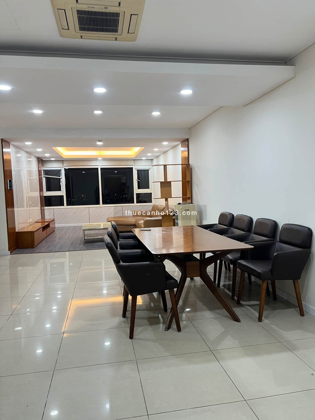 Cho thuê căn hộ 3 phòng ngủ, view thoáng đẹp, nội thất đầy đủ giá 30 triệu/tháng - Ảnh 2