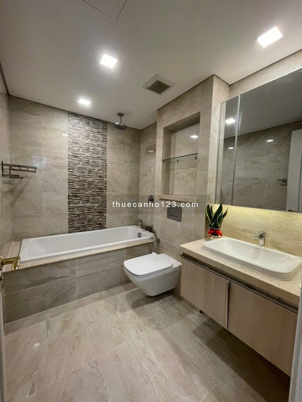 CHO THUÊ CĂN HỘ 3PN VÒNG CUNG BASON VIEW LANDMARK 105 m² 45 TRIỆU - Ảnh 11