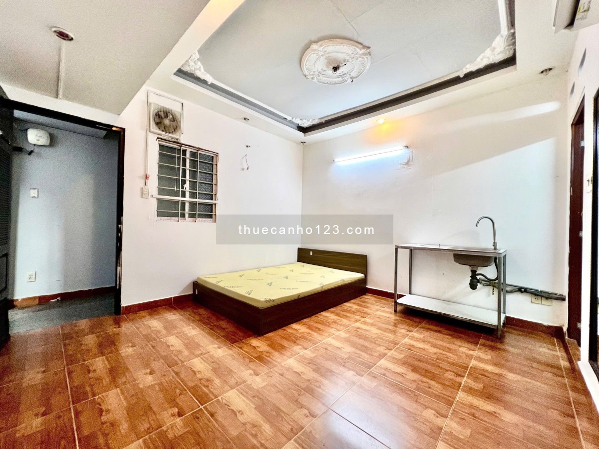 Cho thuê căn hộ Studio 40m2 ngay Dương Quảng Hàm có cửa sổ trời, chỉ từ 4 triệu/tháng - Ảnh 1