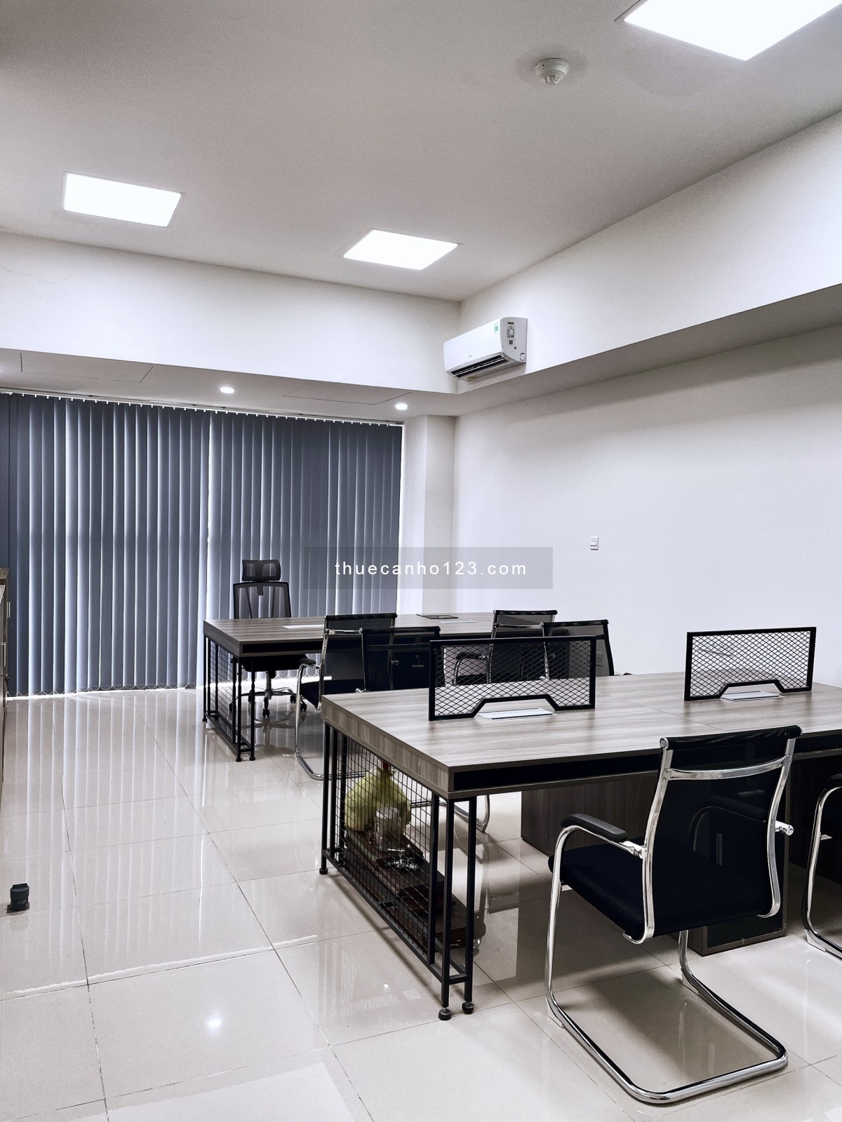 Trống sẵn cho thuê văn phòng full nội thất 43m2 The Sun Avenue - Ảnh 3