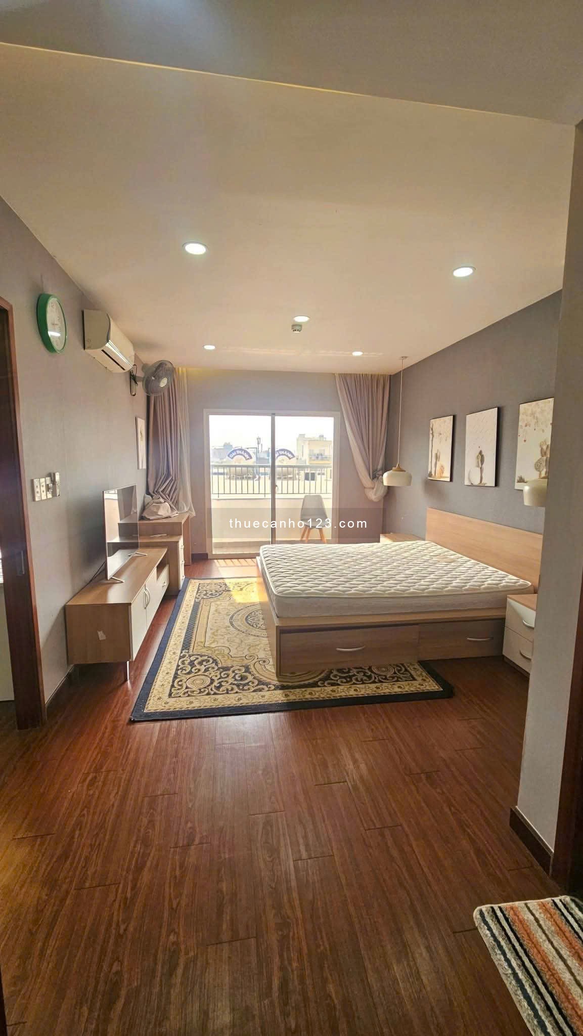 Cho thuê căn hộ SAIGONRES PLAZA, DT 90m2, 3 phòng ngủ 2 wc, full đồ, chỉ 16 triệu/tháng - Ảnh 1