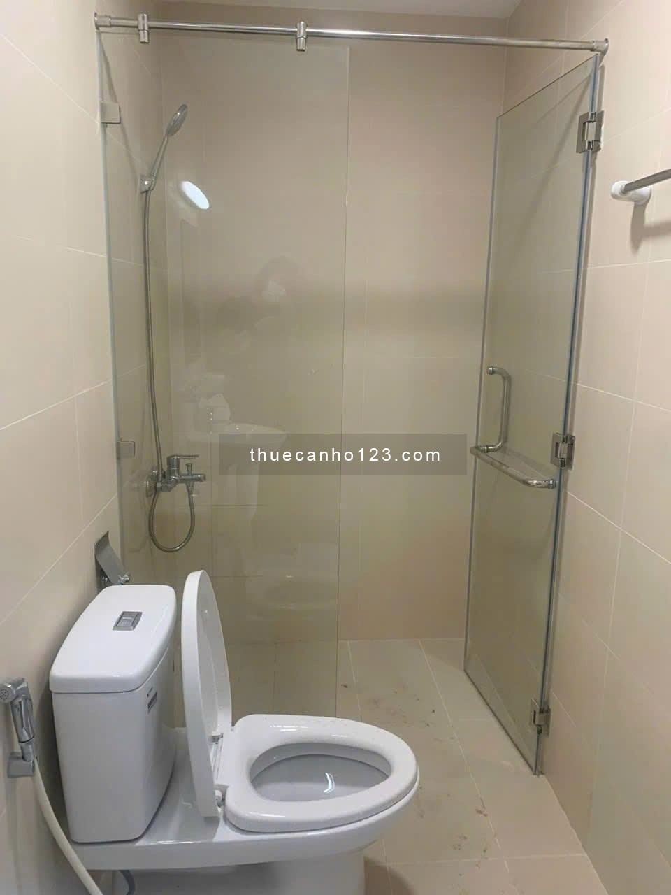 Cho thuê căn hộ Harmona Trương Công Định DT 109m2, 3PN, 2WC, trống NT, giá 13,5 triệu/tháng - Ảnh 4