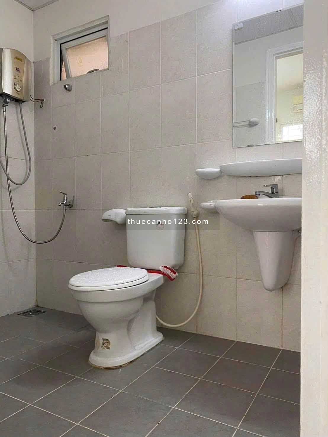 Căn Hộ Oriental Plaza- 116m2, 3PN, Nội thất cơ bản, giá 13.5 tr/th - Ảnh 7