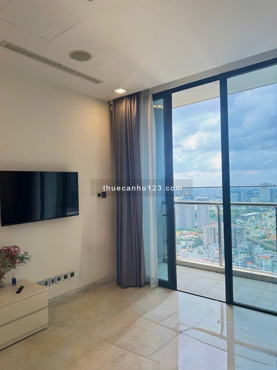 VINHOMES GOLDEN RIVER Q1 – 1PN | 50M² | 24TR - Ảnh 1