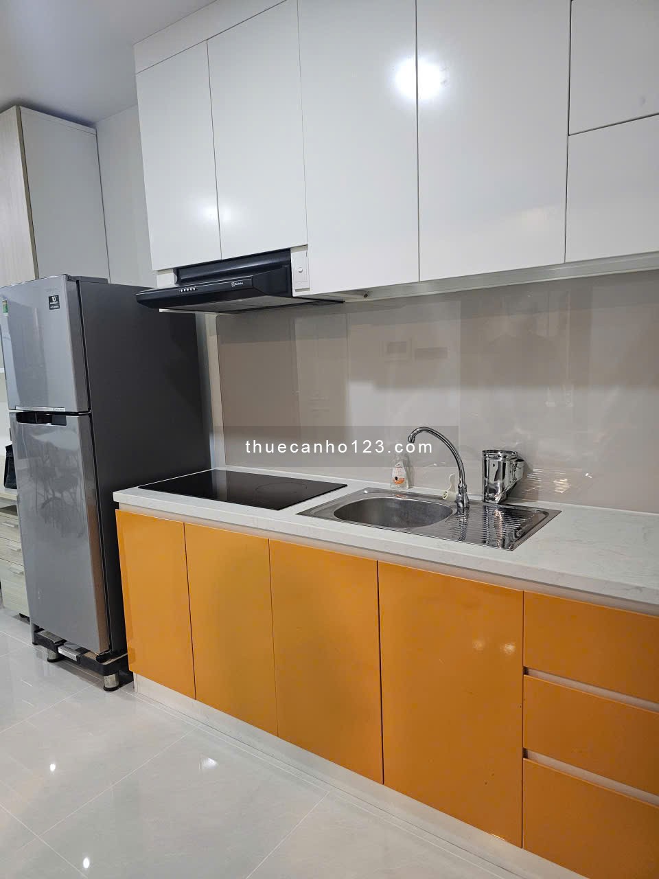 Cần cho thuê officetel Saigon Royal, nội thất văn phòng, giá 14 triệu/tháng - Ảnh 1