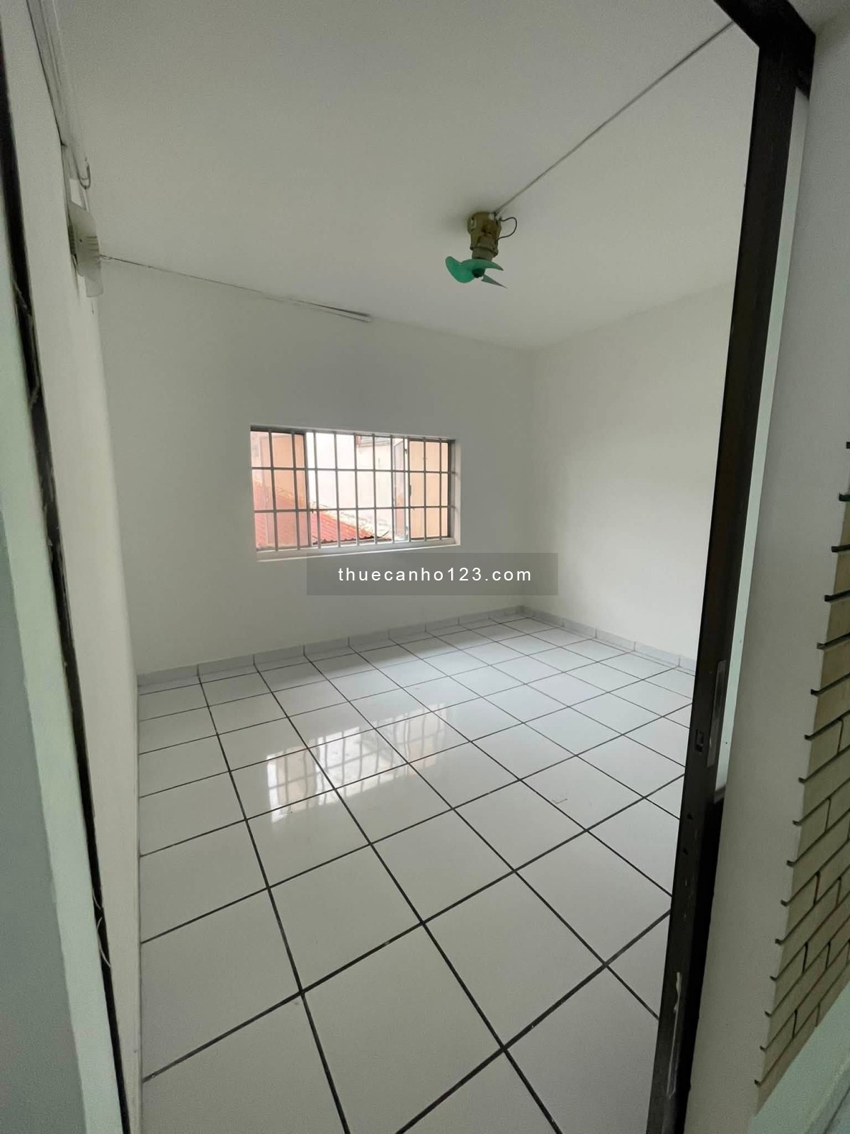 Chung cư Đất Thánh cho thuê căn thang bộ lầu 2 1PN giá thuê 7tr5/tháng - Ảnh 4
