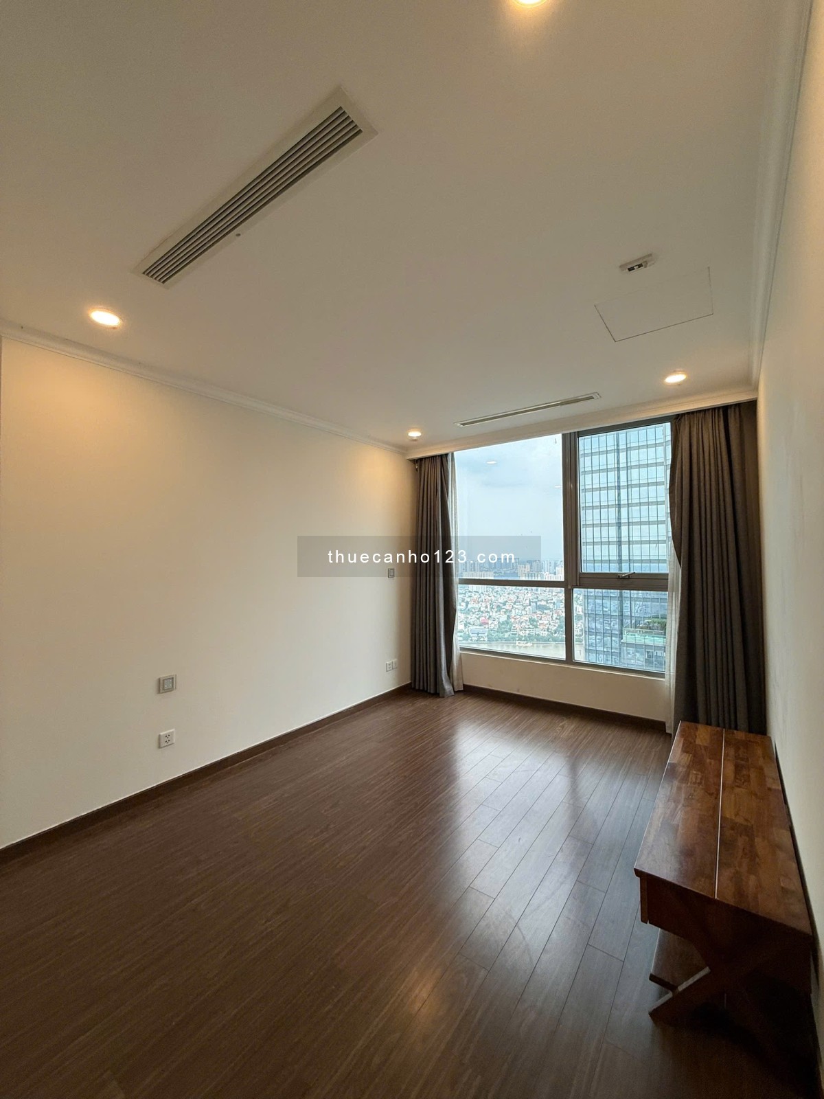 Cho thuê căn hộ 4PN, 150m², đủ nội thất tại chung cư Vinhomes Central Park chỉ 60 triệu - Ảnh 5