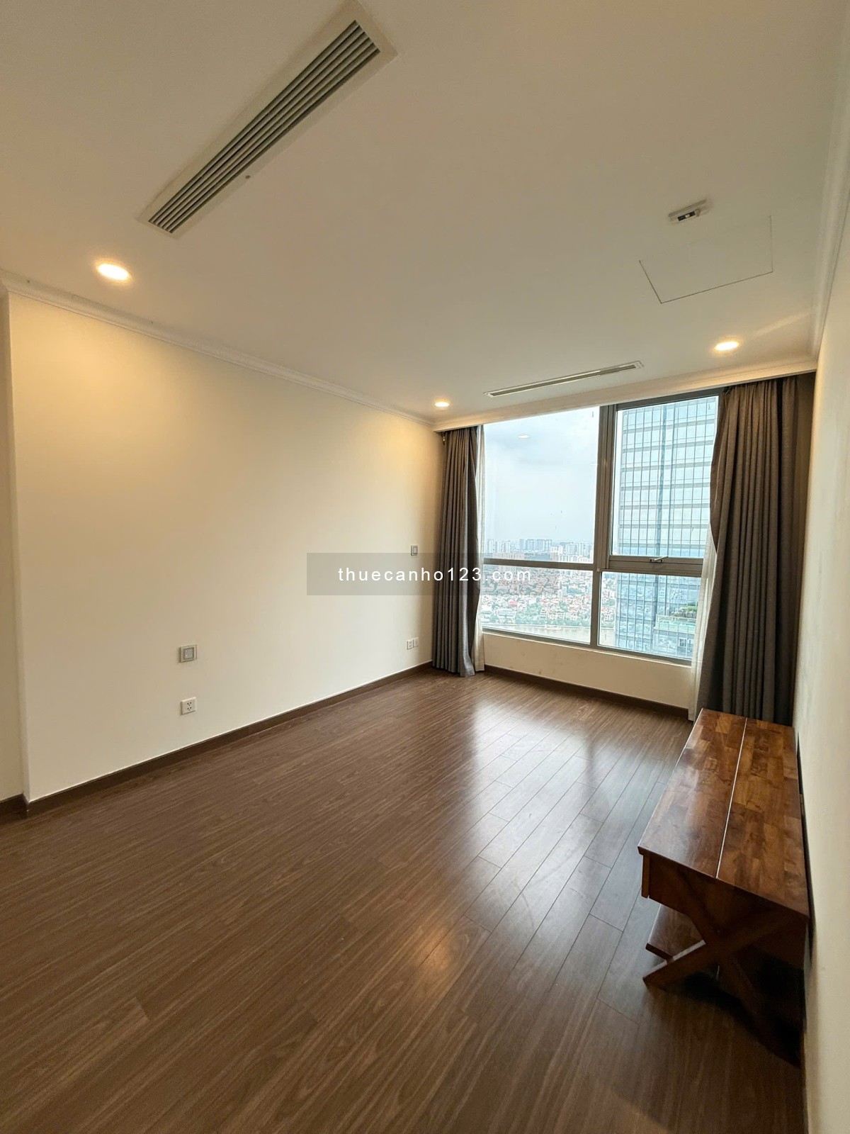 Cho thuê căn hộ 4PN, 150m², đủ nội thất tại chung cư Vinhomes Central Park chỉ 60 triệu - Ảnh 8