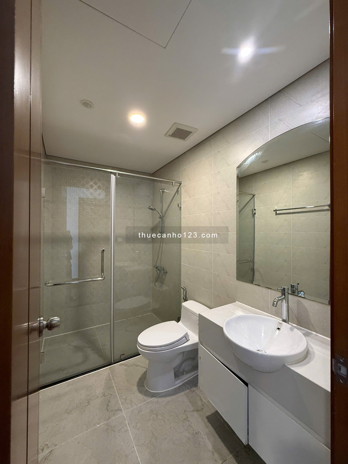 Cho thuê căn hộ 4PN, 150m², đủ nội thất tại chung cư Vinhomes Central Park chỉ 60 triệu - Ảnh 12