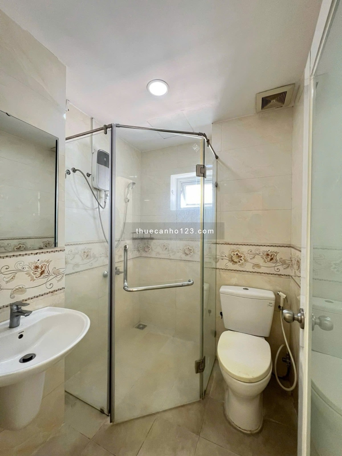 Chung cư Oriental 685 Âu Cơ cho thuê căn 3PN, không nội thất giá 13tr5/tháng - Ảnh 5