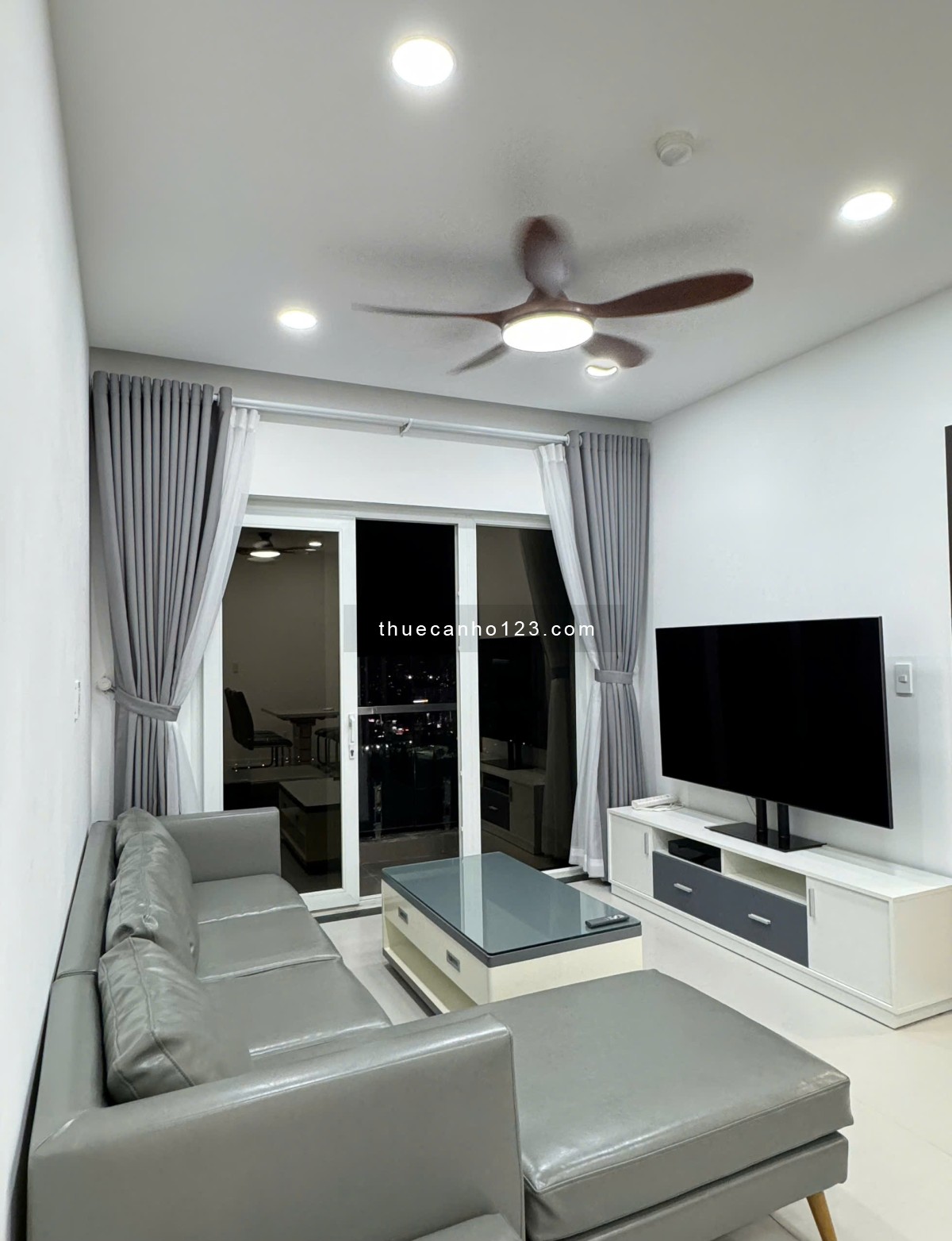 Cần cho thuê căn hộ Xi Grand Court DT 90m2, 3PN 2WC, FULL NT, giá chỉ 25 triệu/tháng - Ảnh 1
