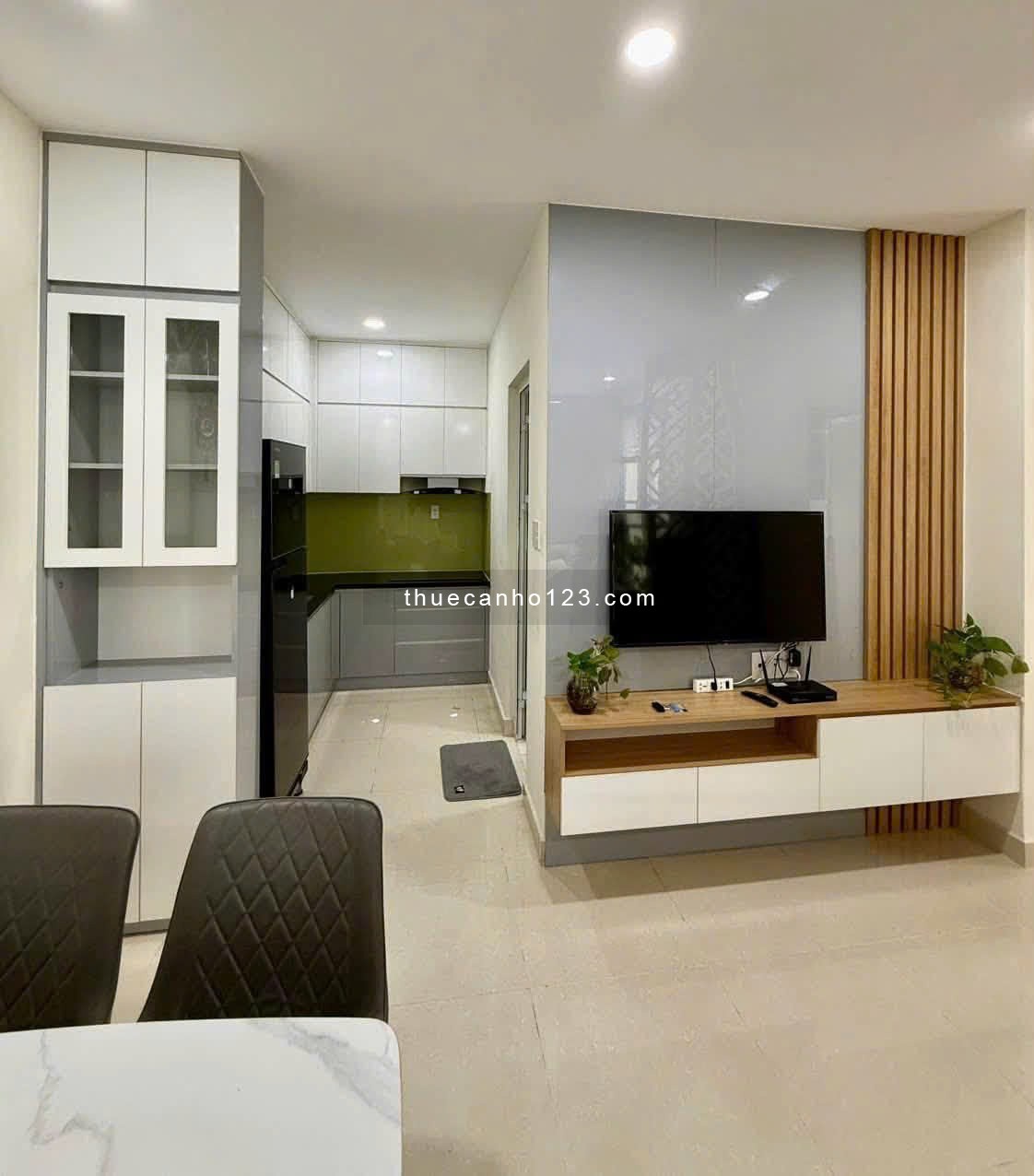 Chung cư Phúc Yên-sẵn nội thất, 86m2, 2PN giá thuê 8 tr/th - Ảnh 1